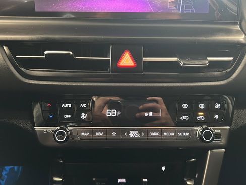 Used 2024 Kia Seltos EX AWD/4WD image 31
