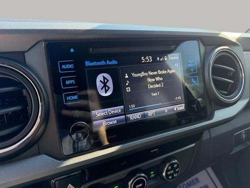 Used 2016 Toyota Tacoma TRD Sport w/ Towing Package image 32