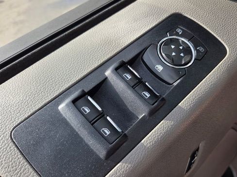 Used 2017 Ford F150 XLT image 35