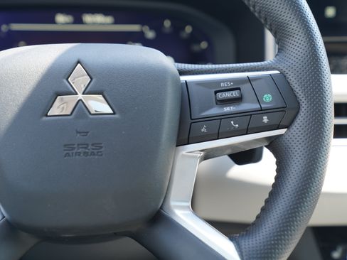 Used 2025 Mitsubishi Outlander SEL AWD/4WD image 19