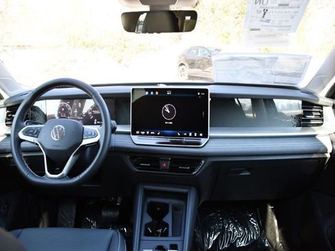 New 2026 Volkswagen Tiguan SE image 17