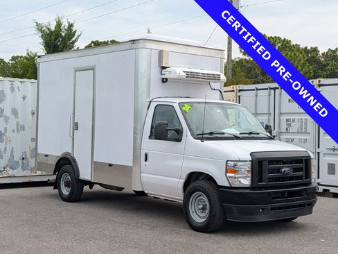 Used 2024 Ford E-350 and Econoline 350 Super Duty w/ Power Windows & Locks Group RWD image 3