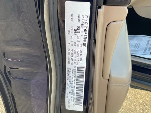 Used 2015 Jeep Grand Cherokee Limited w/ Luxury Group II image 19