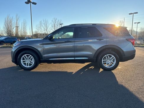 Used 2025 Ford Explorer Active image 4