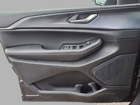 New 2025 Jeep Grand Cherokee Laredo image 16