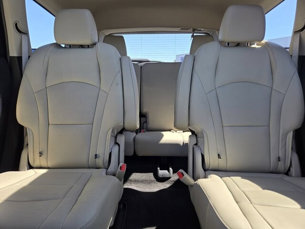 Used 2020 Buick Enclave Premium w/ Sun and Sites Package FWD image 12