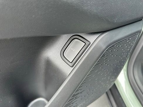 New 2026 Chevrolet Equinox LT w/ Convenience Package II image 9