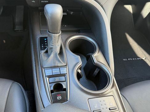 Used 2024 Toyota Camry XSE image 18
