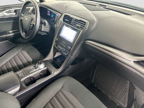 Used 2019 Ford Fusion SE image 27