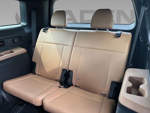 Used 2024 Hyundai Santa Fe Limited image 4