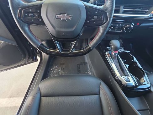 Used 2024 Chevrolet Trax RS w/ Driver Confidence Package image 11