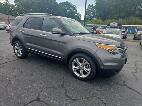 Used 2014 Ford Explorer Limited w/ Equipment Group 302A AWD/4WD image 3