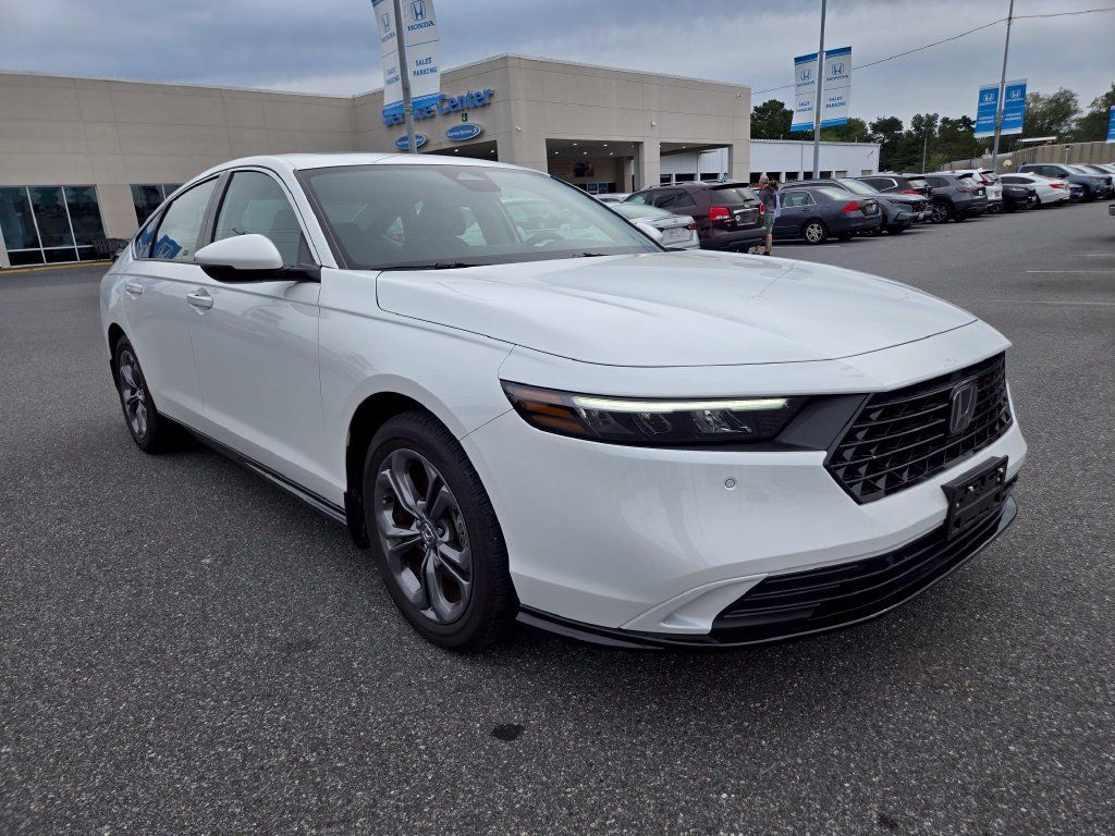 Used 2025 Honda Accord EX-L image 3