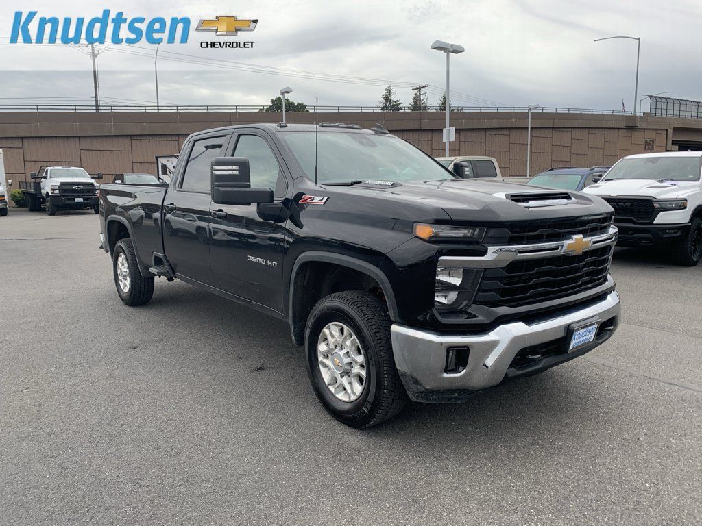 Used 2024 Chevrolet Silverado 3500 LT w/ Convenience Package AWD/4WD image 1
