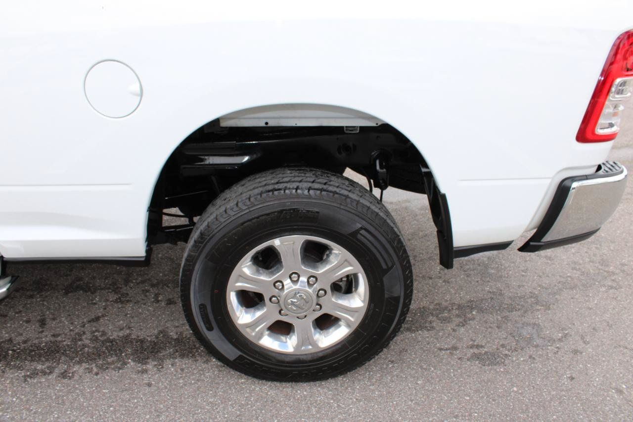 Used 2024 RAM 2500 Big Horn AWD/4WD image 4