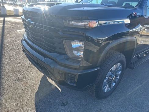 New 2026 Chevrolet Silverado 2500 Custom w/ Custom Value Package image 9