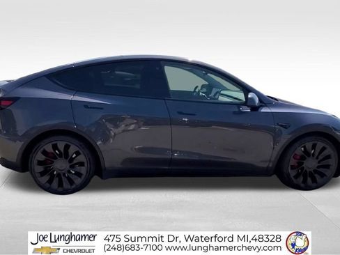 Used 2022 Tesla Model Y Performance AWD/4WD image 9