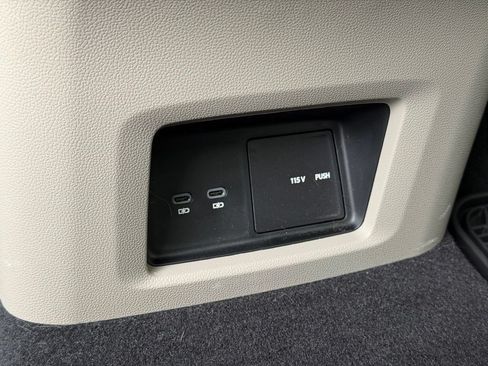 Used 2025 Volkswagen Atlas SE AWD/4WD image 41