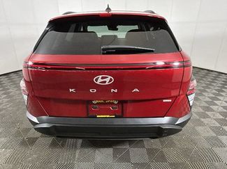 Used 2025 Hyundai Kona SEL AWD/4WD video 3
