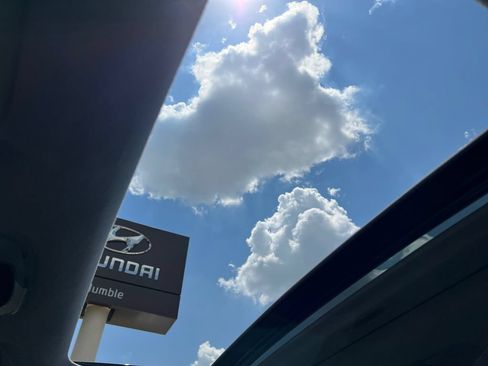Used 2022 Hyundai Elantra Limited w/ Cargo Package FWD image 20