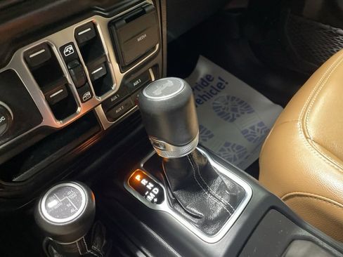 Used 2023 Jeep Wrangler Unlimited Sahara image 33