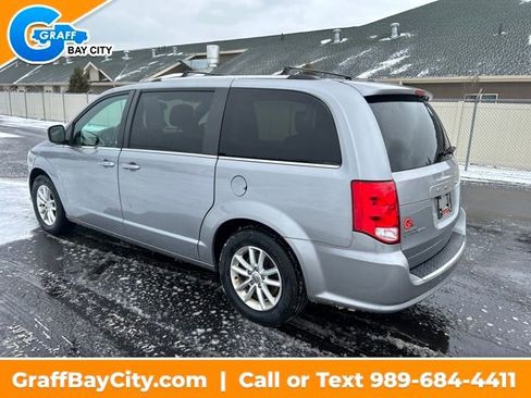 Used 2019 Dodge Grand Caravan SXT image 3
