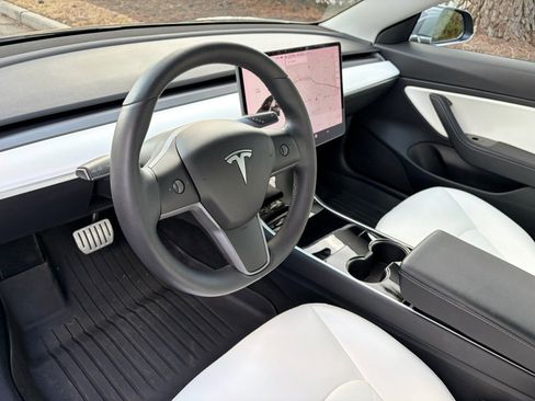Used 2020 Tesla Model 3 Performance image 17