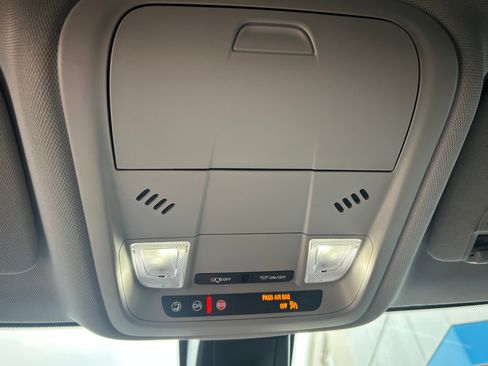 Used 2025 Chevrolet Blazer LT image 26