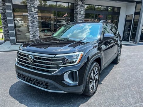 Used 2025 Volkswagen Atlas SE image 5