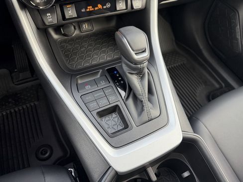 Used 2025 Toyota RAV4 XLE Premium image 24