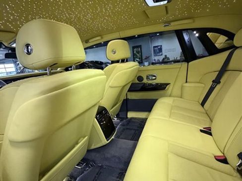 Used 2024 Rolls-Royce Phantom Sedan RWD image 15
