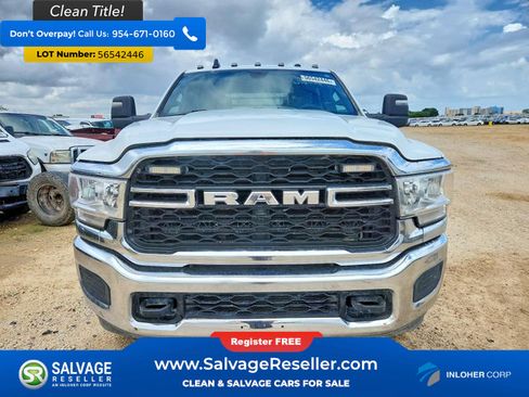 Used 2024 RAM 2500 Tradesman w/ Chrome Appearance Group AWD/4WD image 7