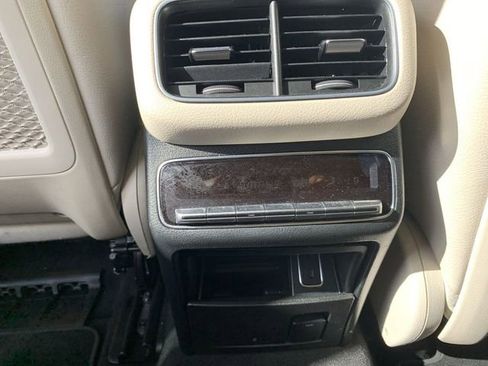 Used 2021 Mercedes-Benz GLE 450 4MATIC w/ AMG Line Exterior image 33