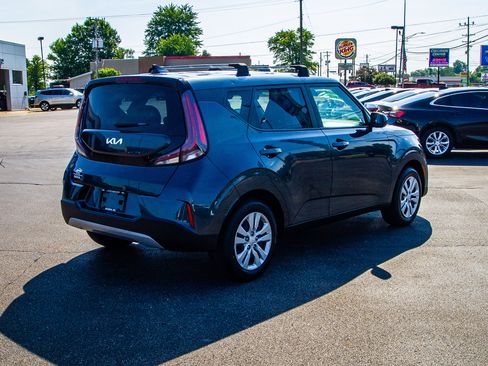 Used 2025 Kia Soul LX FWD image 7