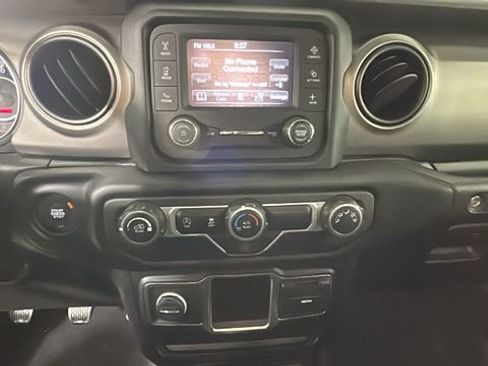 Used 2021 Jeep Wrangler Sport AWD/4WD image 22