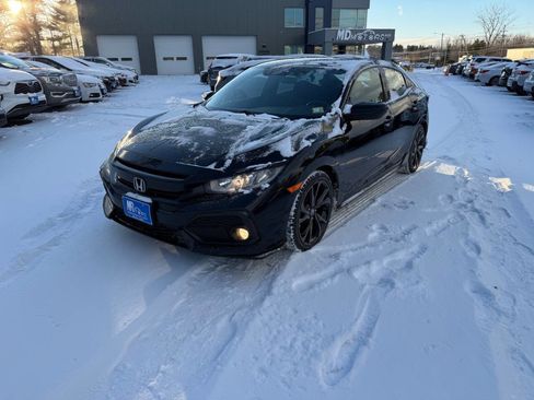 Used 2019 Honda Civic Sport image 2