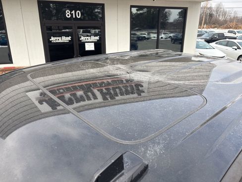 Used 2022 GMC Sierra 1500 AT4X image 12