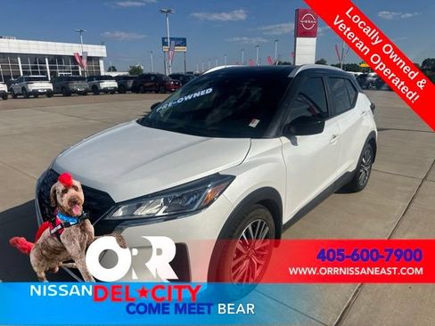 Used 2022 Nissan Kicks SV FWD image 1