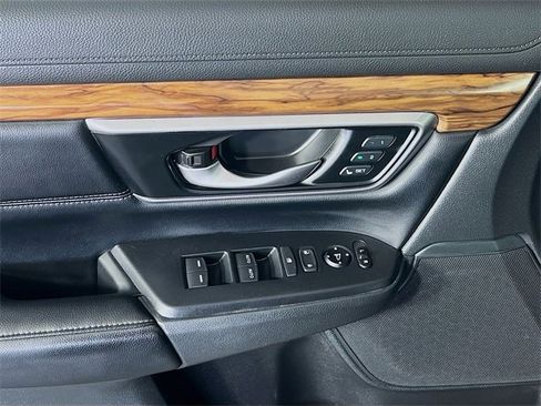 Used 2022 Honda CR-V Touring image 11