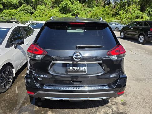 Used 2018 Nissan Rogue SV FWD image 3