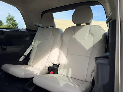 Used 2020 Volvo XC90 T6 Momentum w/ Protection Package Premier AWD/4WD image 14