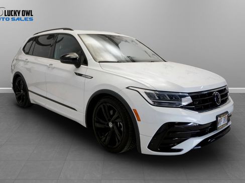 Used 2023 Volkswagen Tiguan SE R-Line FWD image 4