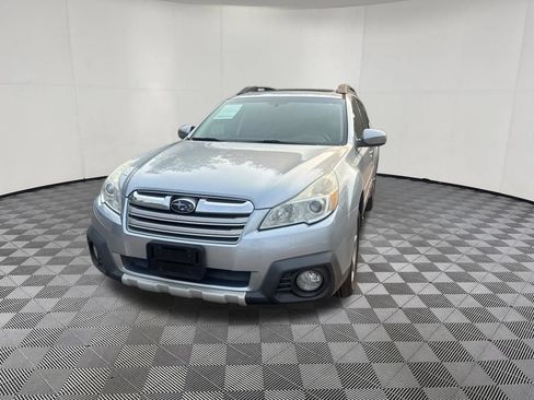 Used 2014 Subaru Outback 2.5i Limited AWD/4WD image 2