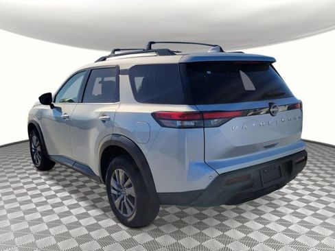 New 2025 Nissan Pathfinder SV image 3