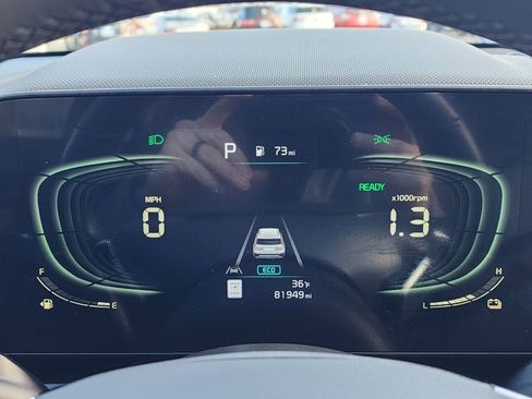 Used 2023 Kia Niro EX Touring image 19