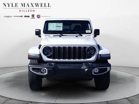 New 2026 Jeep Gladiator Sport AWD/4WD image 18