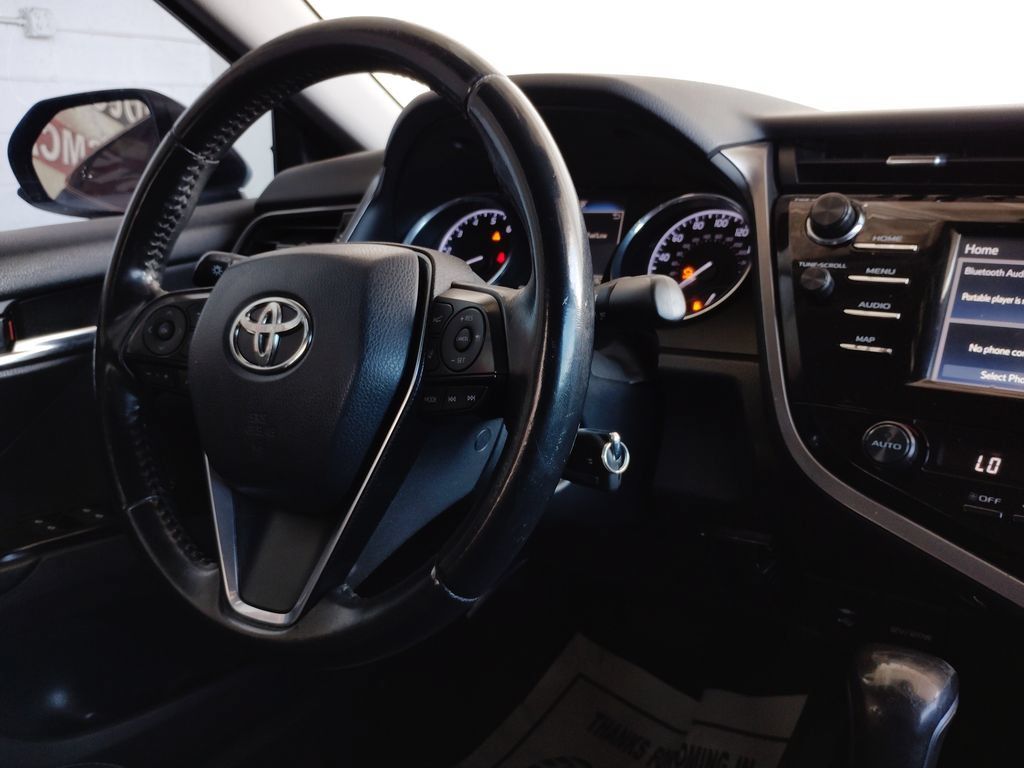 Used 2019 Toyota Camry SE w/ Carpet Mat Package FWD image 29