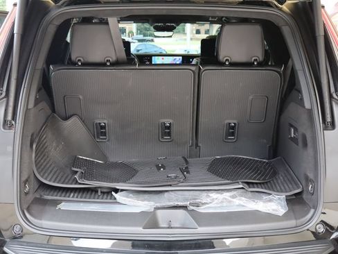 Used 2025 Cadillac Escalade V w/ LPO, ONYX Package AWD/4WD image 30