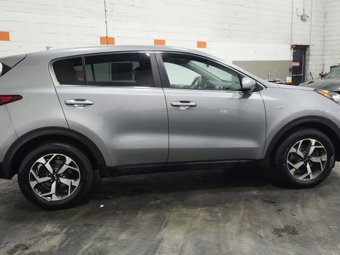 Used 2020 Kia Sportage LX image 16