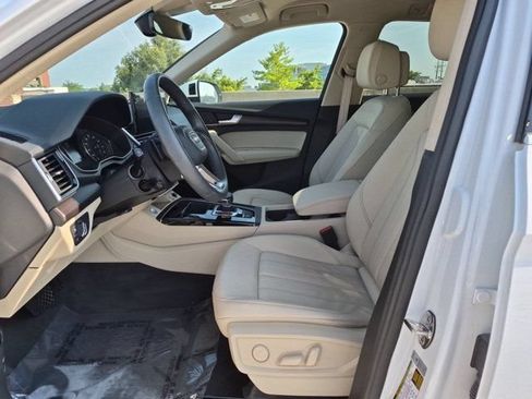 Used 2023 Audi Q5 Premium w/ Convenience Package AWD/4WD image 9